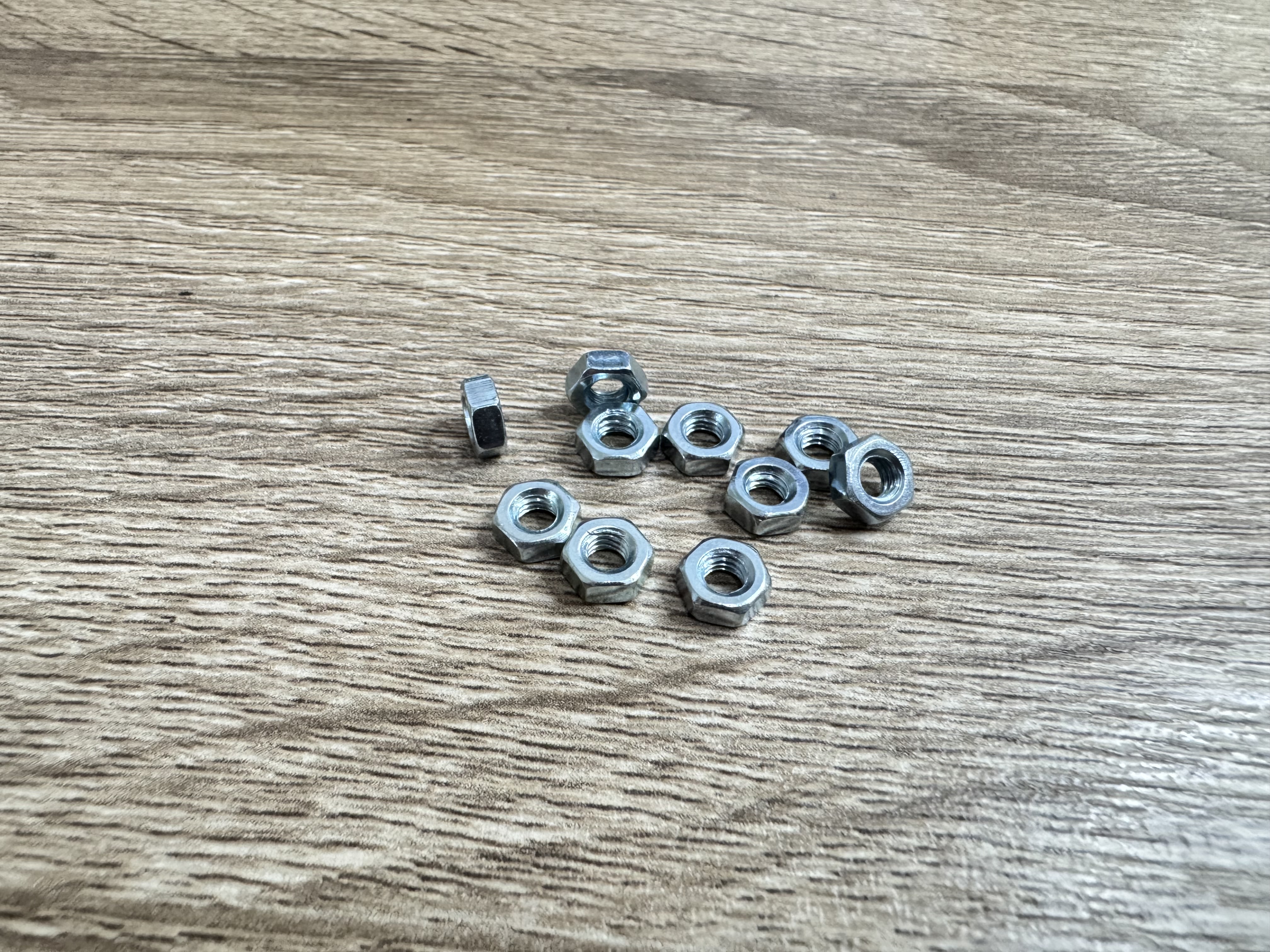 น็อตเหล็ก M4 (Steel Nut)
