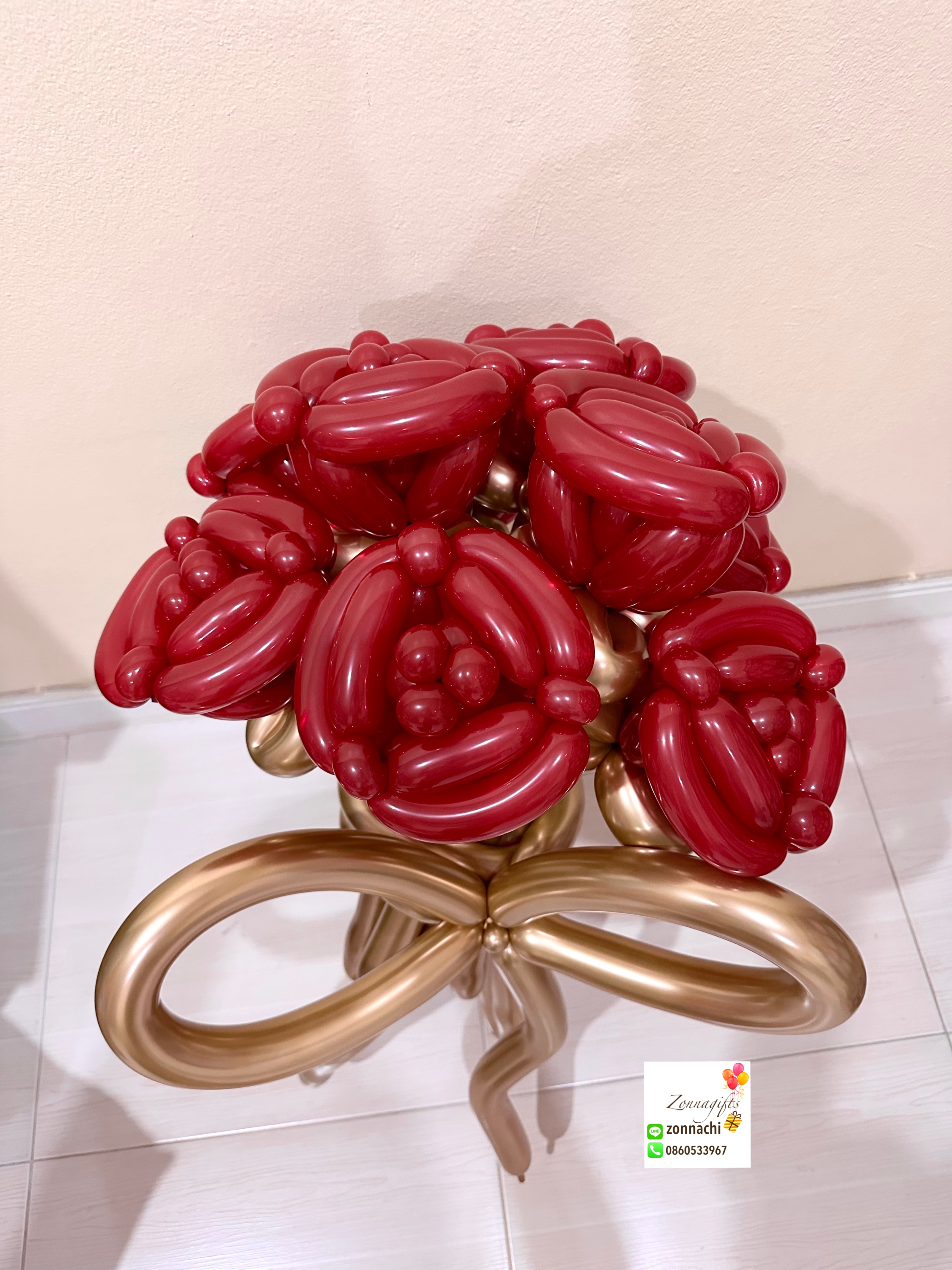Rose balloon bouquet (9 pcs)