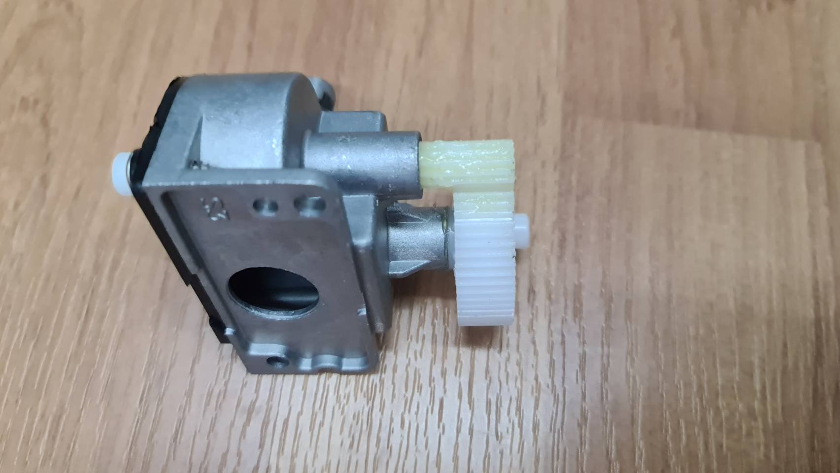 0000056 กระปุกพัดลม กระปุก เฟือง ส่าย พัดลม ฮาตาริ hatari ขนาด 16-18 นิ้ว อะไหล่แท้ เกียร์ ส่ายพัดลมยกชุด