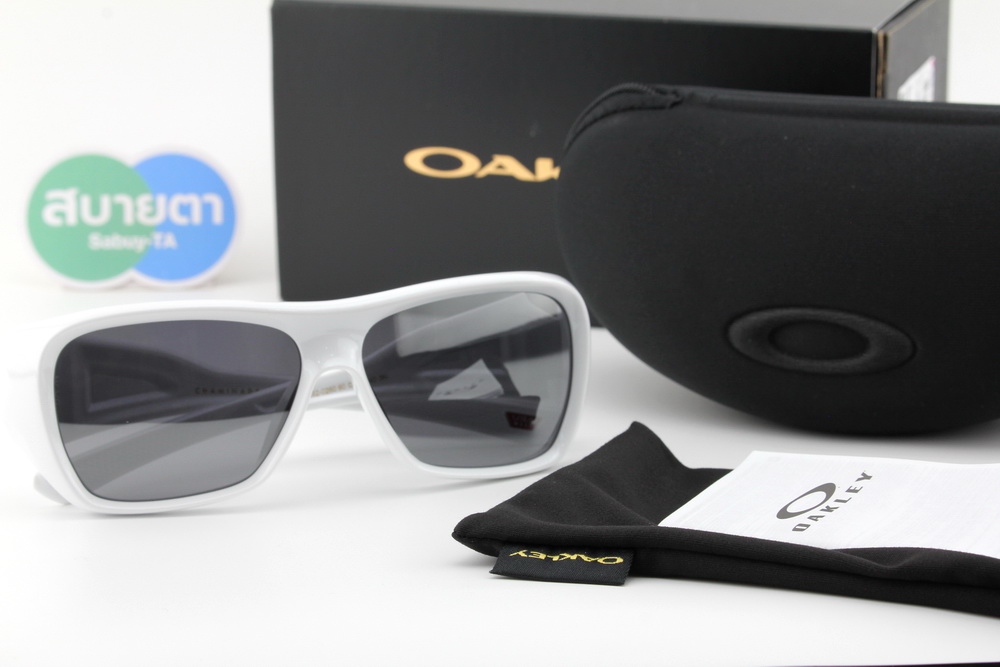 Oakley CHAMINADE Pearl White/Prizm Black SKU#OO9492-02