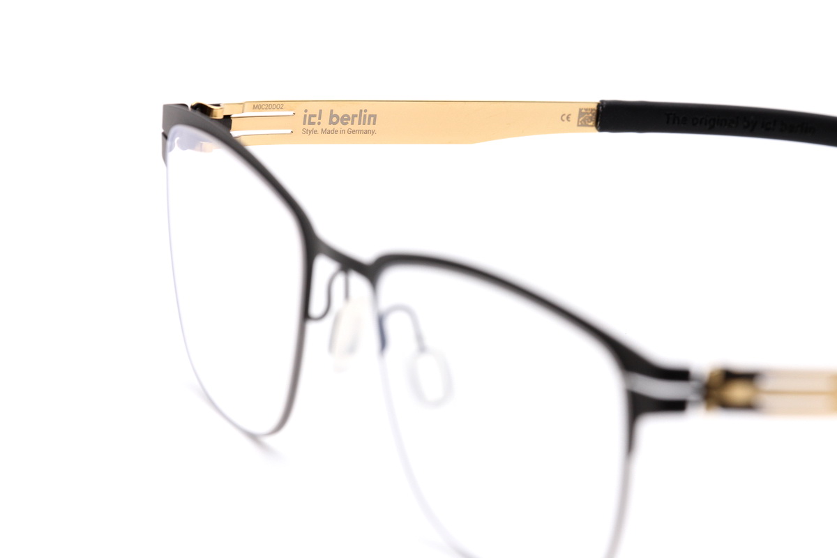 Ic Berlin Model The Lone Wolf Black