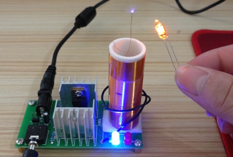 ชุดคิท TESLA COIL ยังไม่ประกอบ