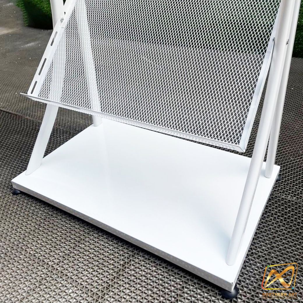 ชั้นวางโบรชัวร์เหล็ก 4 ชั้น สีขาว ขนาด (W)49.5 x (D)31 x (H)150 cm. ถอดประกอบได้