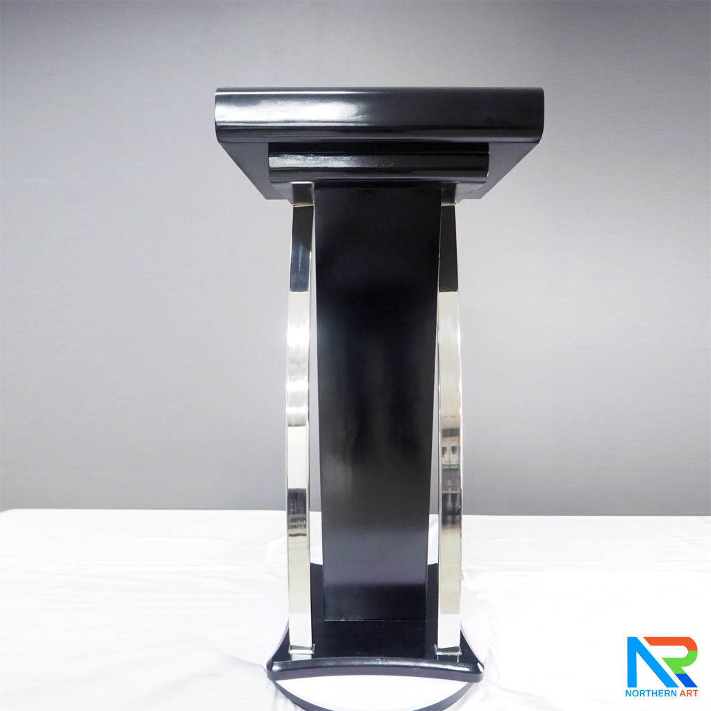 โพเดียมไม้ สีดำ ตกแต่งสแตนเลสเกรด304 ขนาด (W) 55 x (L) 50 x (H) 120 cm.