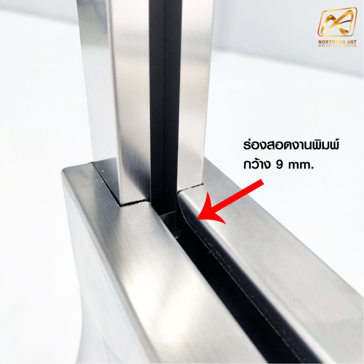 CLEARANCE SALE! ป้ายตั้งพื้น ฐานสแตนเลสเงา ทรงสามเหลี่ยม ขนาด 80x180 cm.ถอดประกอบได้ โชว์งานพิมพ์ 2 ด้าน พร้อมล้อเลื่อน