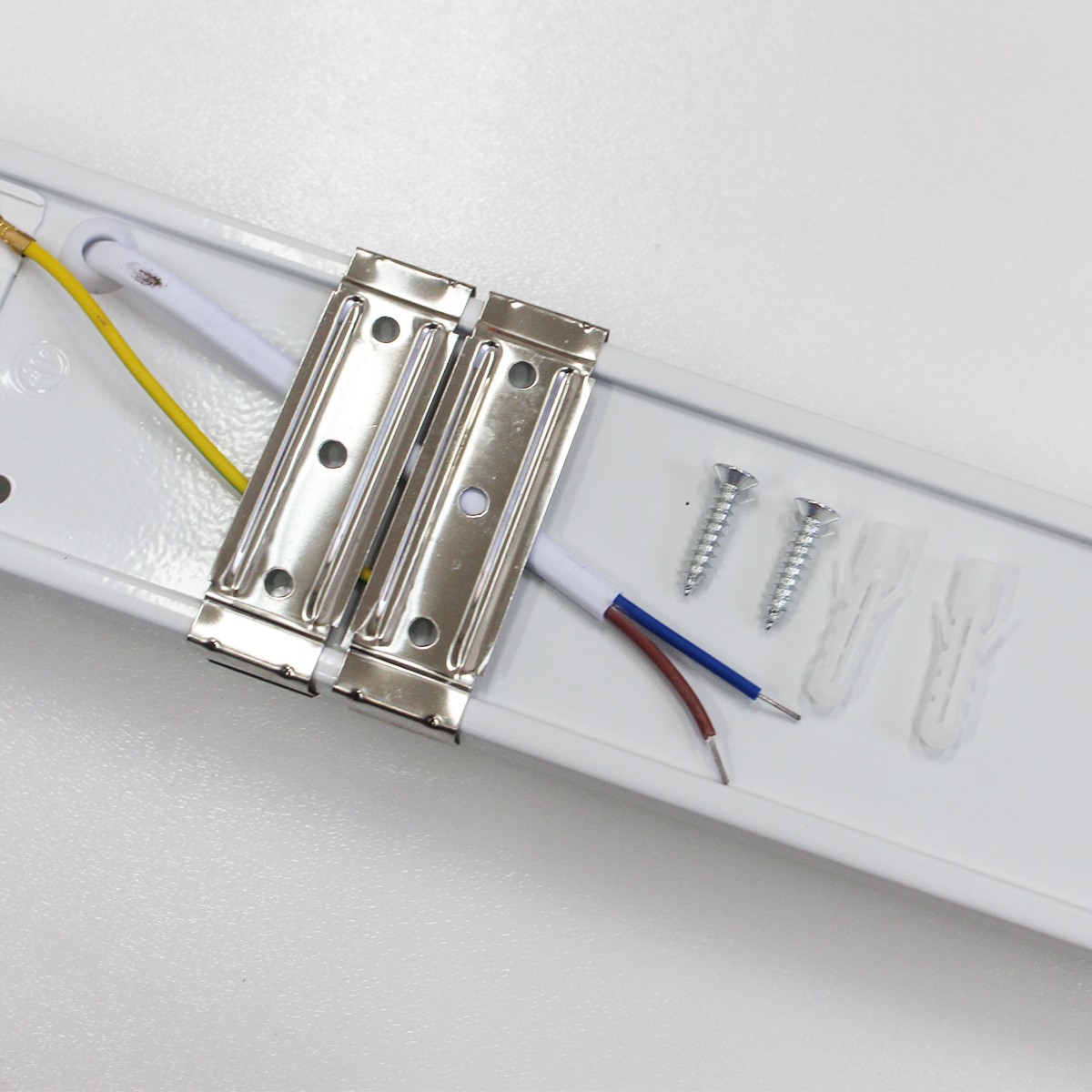 โคมไฟหน้าเกล็ด IWC-LOUVER-LAMP-28W-WH