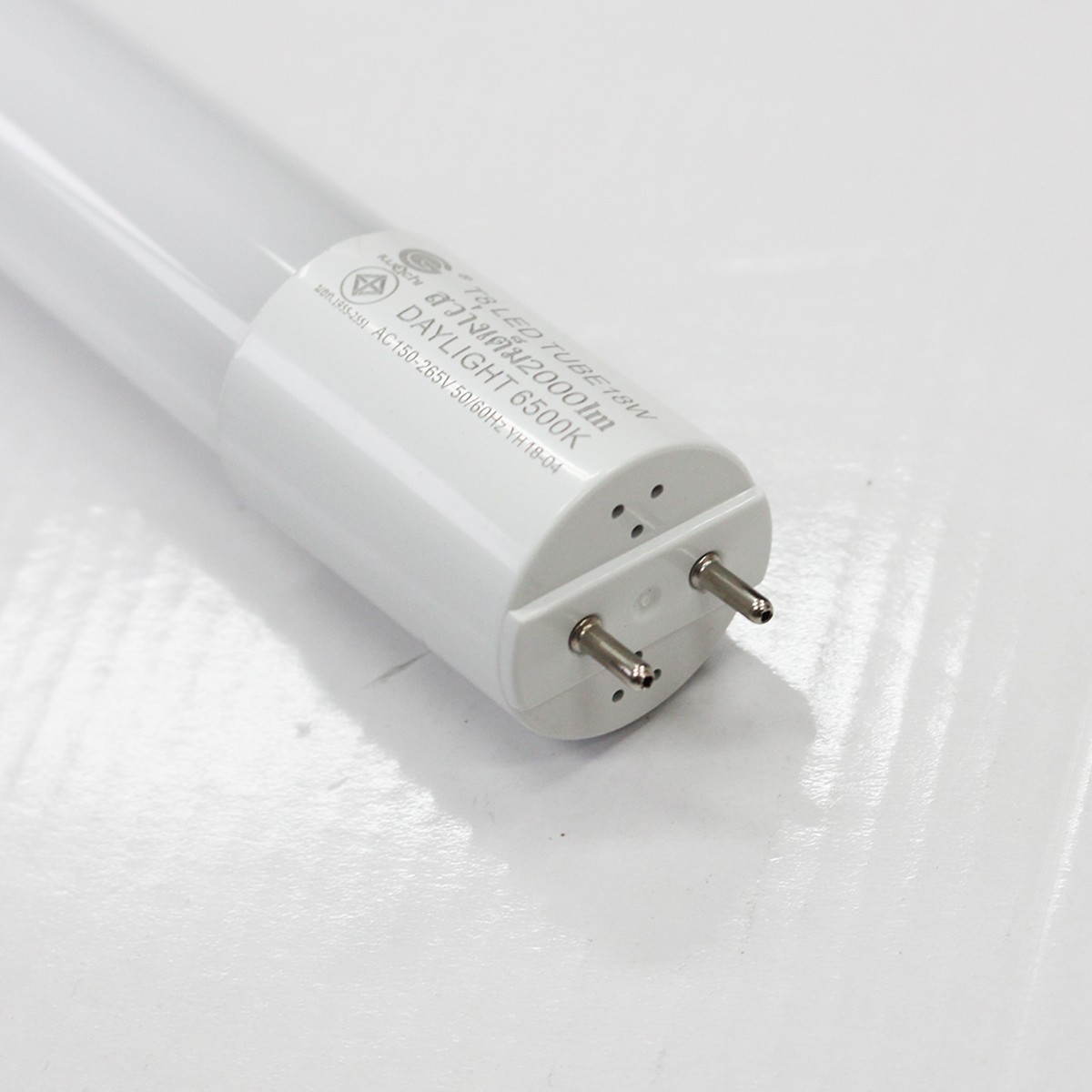 หลอดนีออน IWC-LED-T8-18W-2000LM-WH แสงขาว