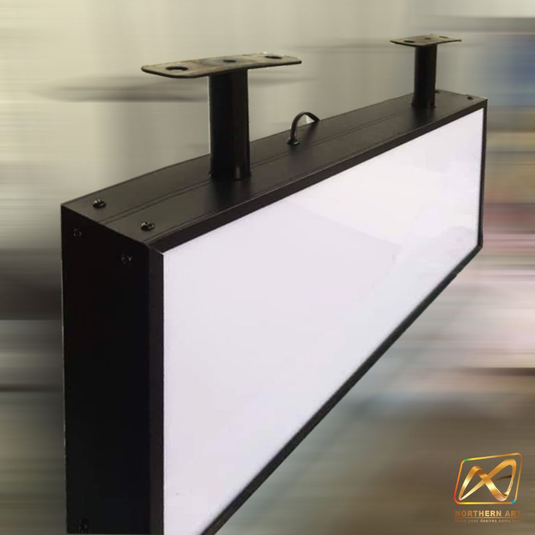 ตู้ไฟLED ทรงสี่เหลี่ยม 2 หน้า ขอบสีดำ พร้อมอะคริลิคหน้าเรียบ พร้อมขายื่น ติดตั้งง่าย (ราคาตู้ไฟพร้อมงานพิมพ์ )