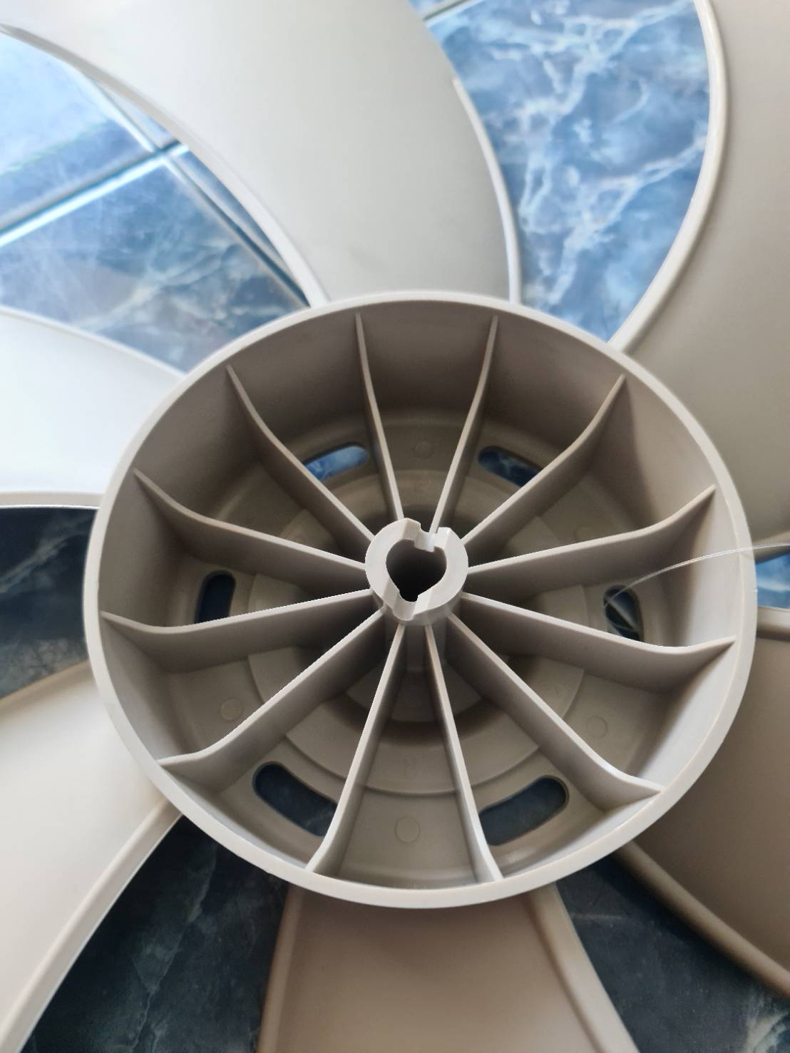 0000779 ใบพัดลม อุตสาหกรรม Hatari ฮาตาริ 24 นิ้ว พลาสติกเหนียว ไม่แตกง่าย Industrial fan blade Hatari แท้จากบริษัท