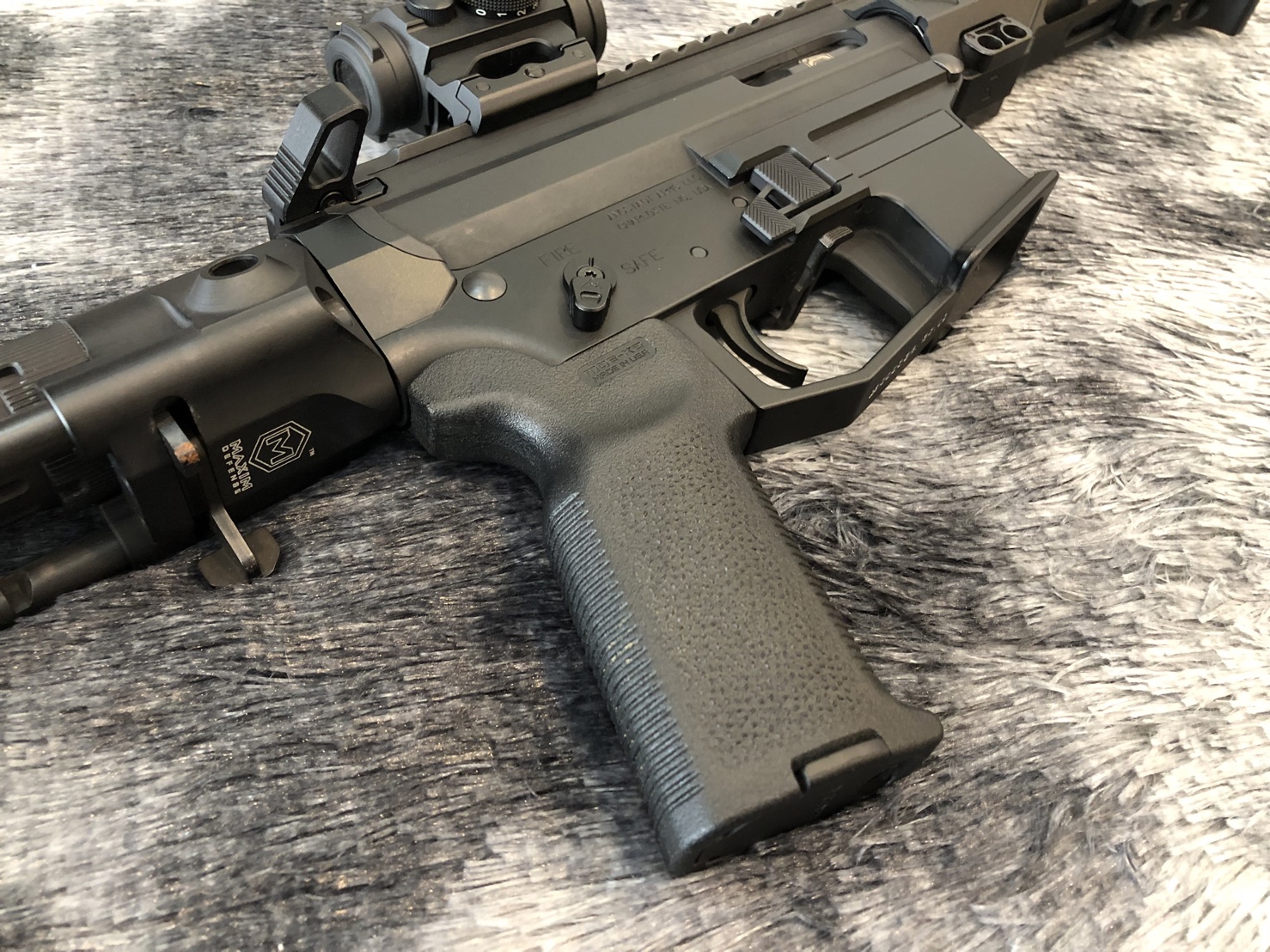 [ปืนฝากขายมือสอง] Angstat 9mm แต่งมาครบพานท้าย แม็กเล็กของGlockนะครับ คุ้มมาก เอกสารครบ พร้อมโอนกทม **รับประกันเช่นเดิม**