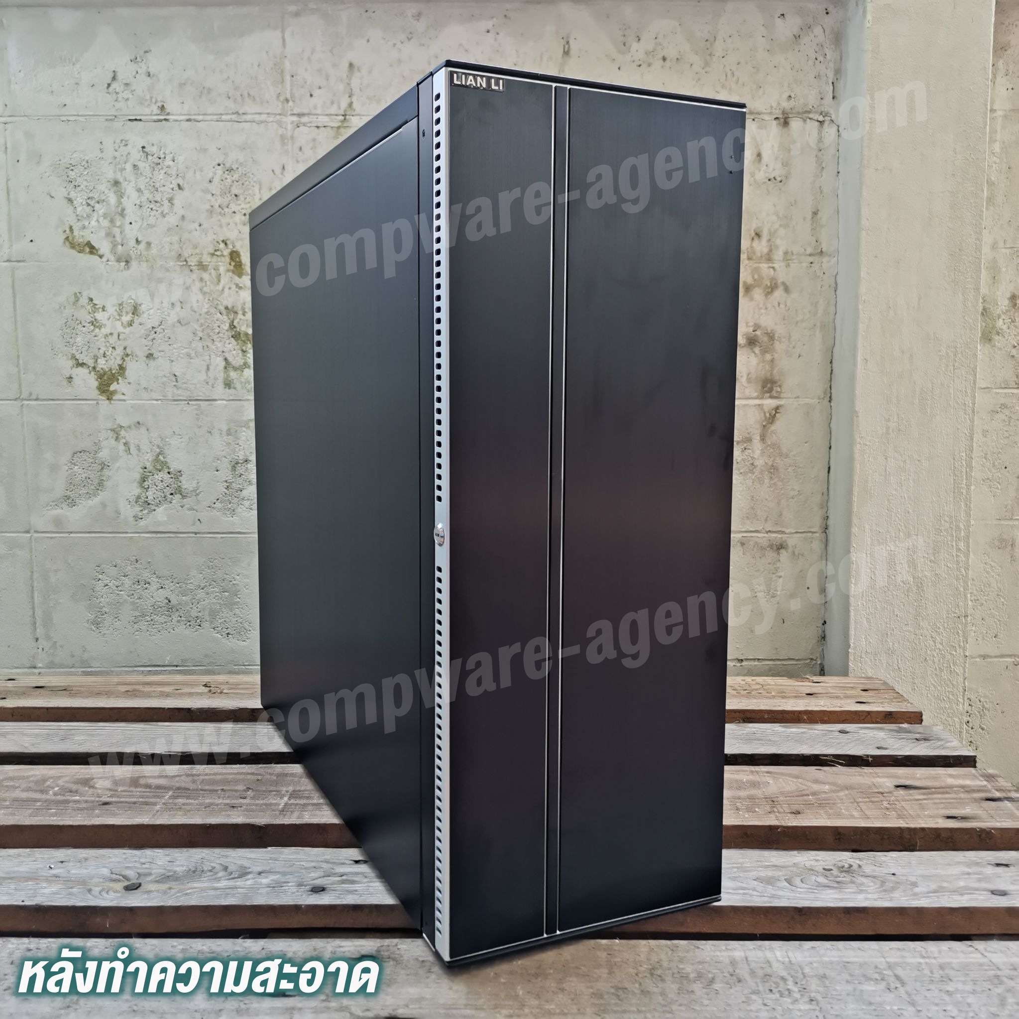 LIAN LI PC-A71B Black Aluminum ATX Full Tower Computer Case [กล่องเคส+อุปกรณ์เคสอยู่ครบ] // สินค้าตัวโชว์มีตำหนิ