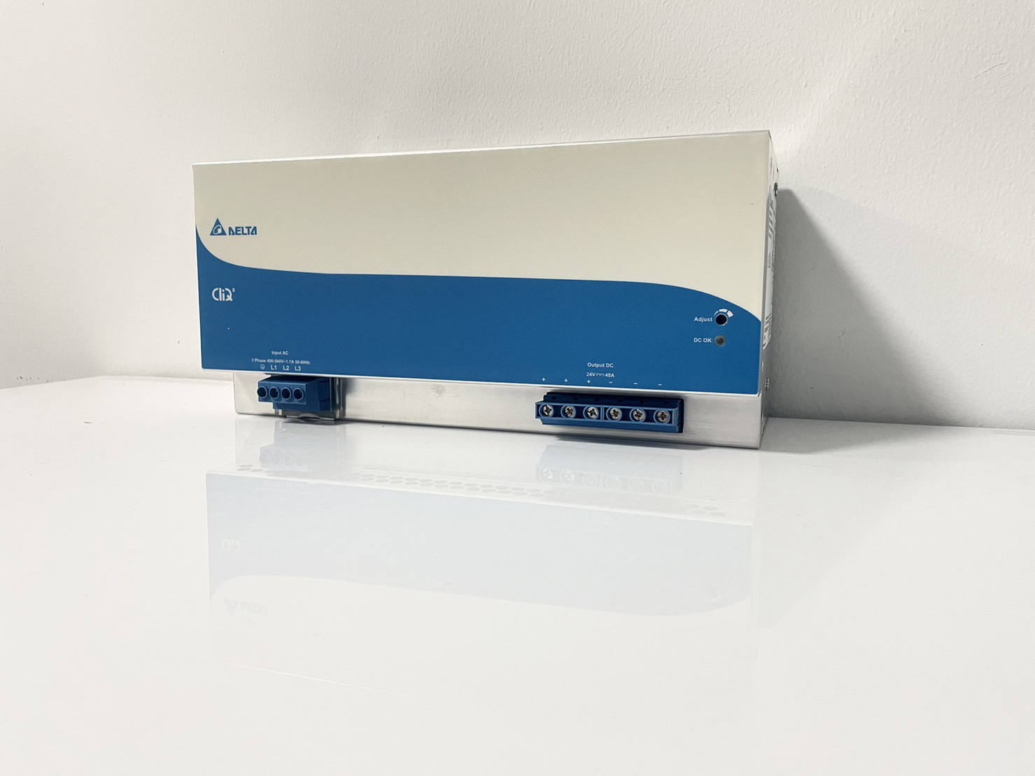 Delta DIN Rail Power Supply DRP024V960W3BN Output 24V/40A (960W) ,Input 320-600V 3 phase