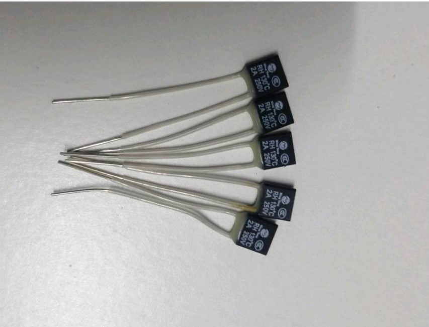 0000362 เทอร์โม ฟิวส์ 130 องศา 2A 250V เทอร์โมฟิวส์ พัดลม ฟิวส์พัดลม