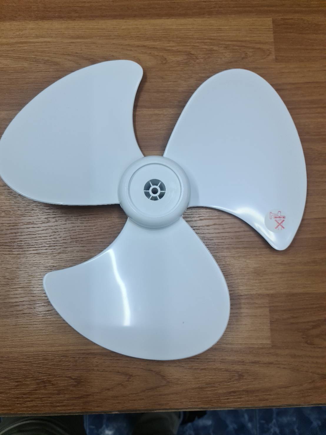 0000709 ใบพัดลม 16 นิ้ว สีขาวขุ่น อะไหล่พัดลม แบบ 3 ใบ เกรด A ขนาด ใบพัดลม มิตซู ซัมซุม อย่างดี ของแท้ (รับประกัน)