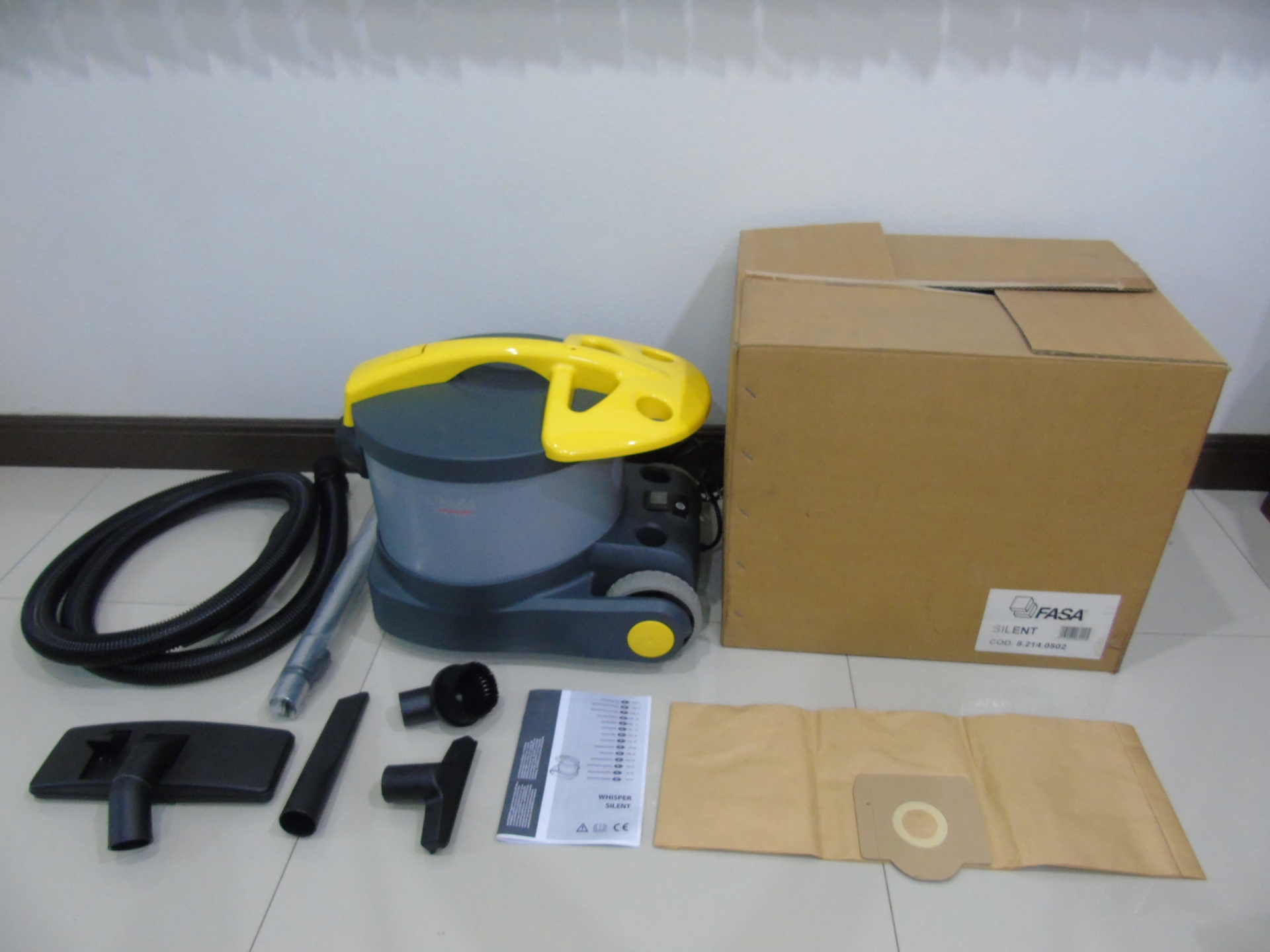 **ลดพิเศษ**เครื่องดูดฝุ่น FASA รุ่น Silent 1,300 วัตต์ Made in Italy ของใหม่ ขายถูก