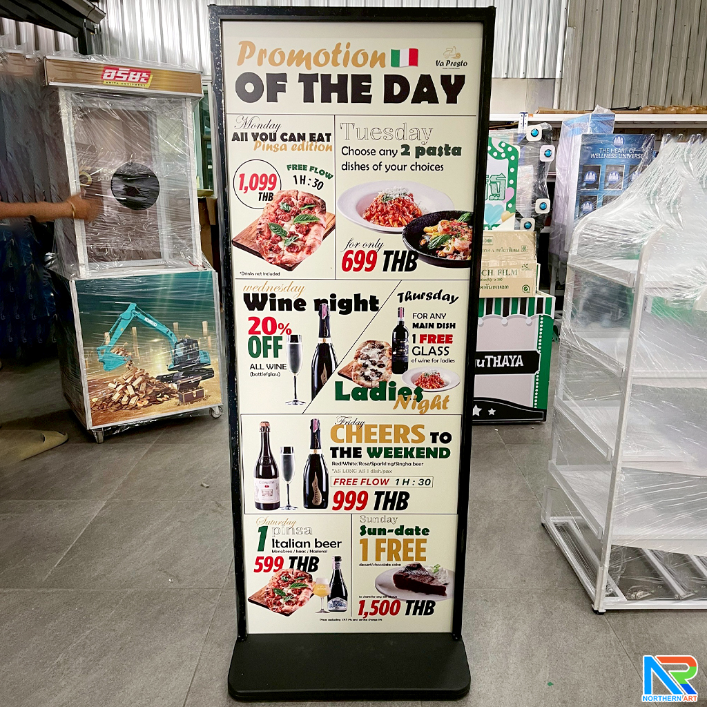 ป้ายตั้งพื้นฐานน้ำ ขนาด(W) 63 x (L) 37 x (H) 166 cm. โชว์งานพิมพ์ 2 ด้าน โครงอะลูมิเนียม ถอดประกอบได้ ฐานน้ำถ่วงน้ำหนัก