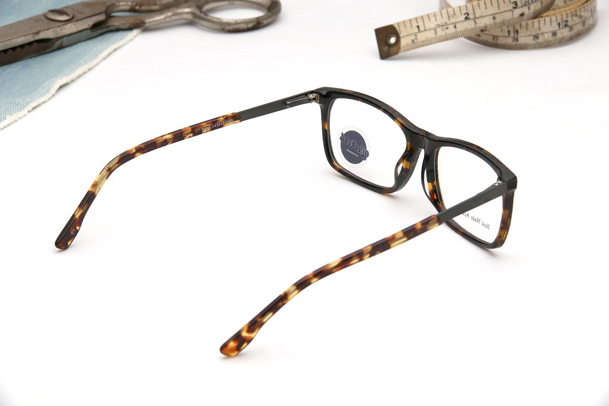 กรอบสายตา Weekend Jeans 7013 C1 Havana