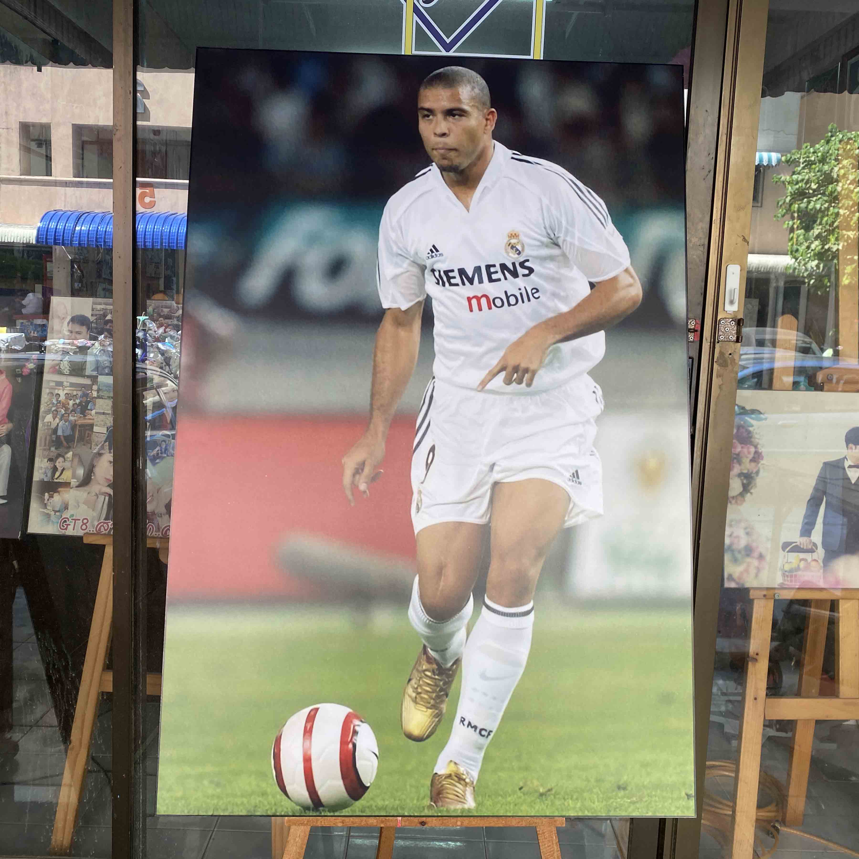 กรอบรูปลอยเคลือบฟิล์มลามิเนต ขนาด30x40นิ้ว