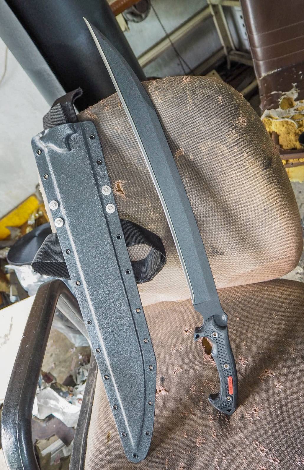 มีดคมกลับGinunting Swordการันตีความคม และพร้อมใช้งานครับ