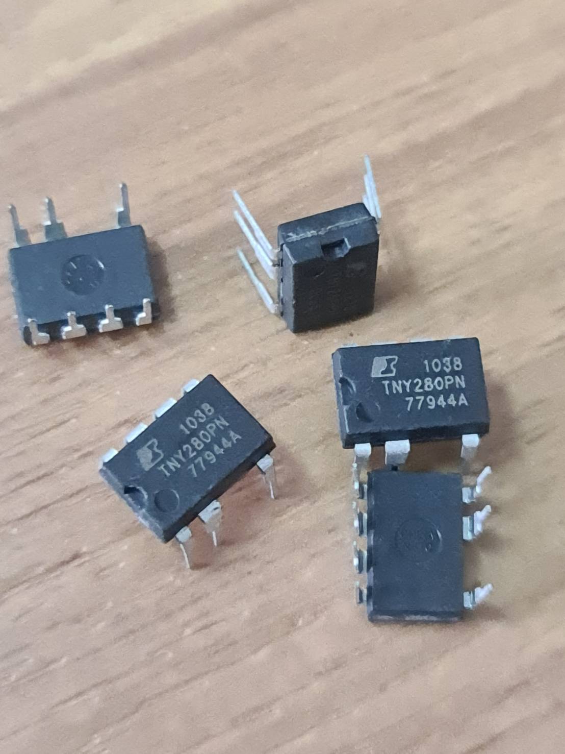 0000204 ไอซี TNY285PG TNY 285 PG ไอซี IC ตัวถัง DIP 7ขา