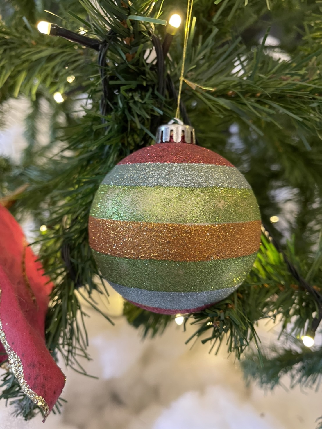 ต้นคริสต์มาสรวมของตกแต่ง