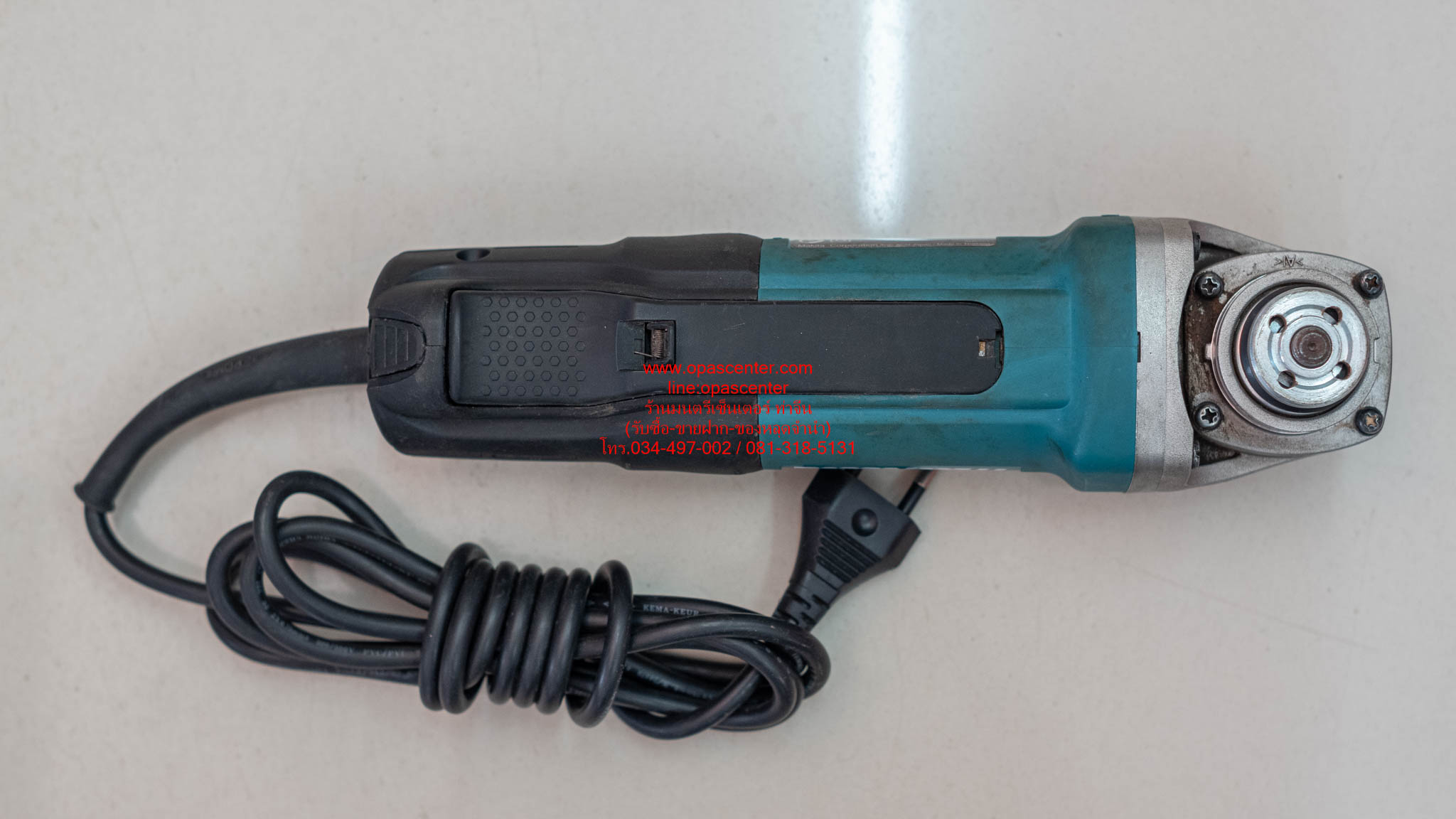 เครื่องเจียรไฟฟ้ามากีต้าร์ MAKITA 4 นิ้ว 840 วัตต์ รุ่น 9556HP ความเร็วรอบ 11,000 รอบ/นาที สวิตช์บีบ ของแท้ มือสอง สภาพดี