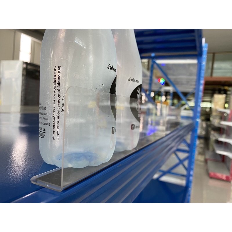 ตัวกั้นระหว่างสินค้า✌🏼จัดระเบียบชั้นวางหรือกันสินค้าตก มีแม่เหล็กให้ พลาสติกหนาเเข็งเเรง มีฟลิมกันรอยให้ อายุใช้งานนาน