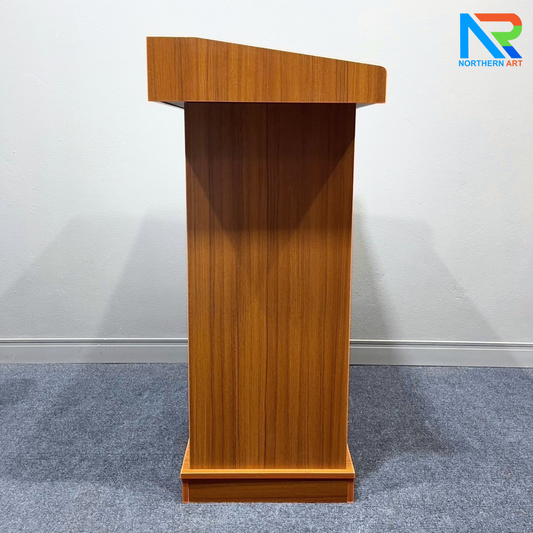 โพเดียมไม้ ลายไม้สีสัก ขนาด (W)63 x (D)50 x (H)111 cm. พร้อมชั้นวางของ