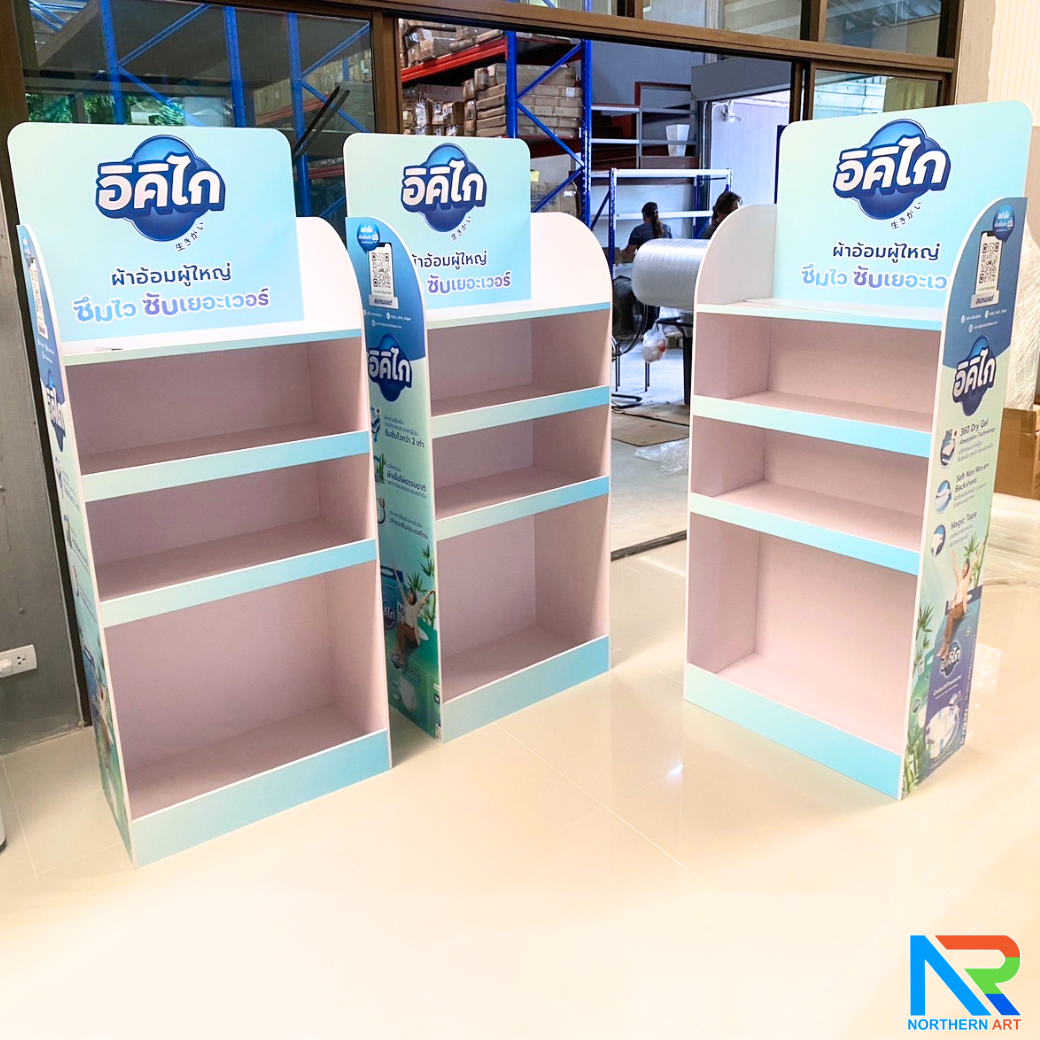 ชั้นวางสินค้าพลาสวูด 4 ชั้น ขนาด(W)45 x (D)35 x (H)135 ซม.พร้อมงานพิมพ์ พลาสวูดหนา 8 มม. สั่งผลิตตามแบบ