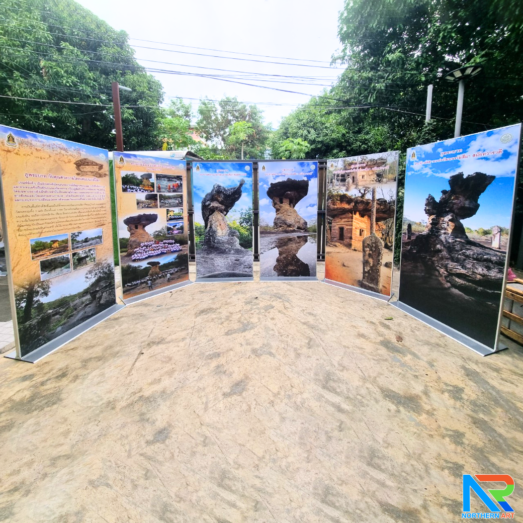 บอร์ดนิทรรศการ ตั้งเดี่ยว รุ่นLUXURY ขนาด 100x200 ซม. โครงอะลูมิเนียม ฐานเหล็กหนา โชว์งานพิมพ์ 2 ด้าน ถอดประกอบได้