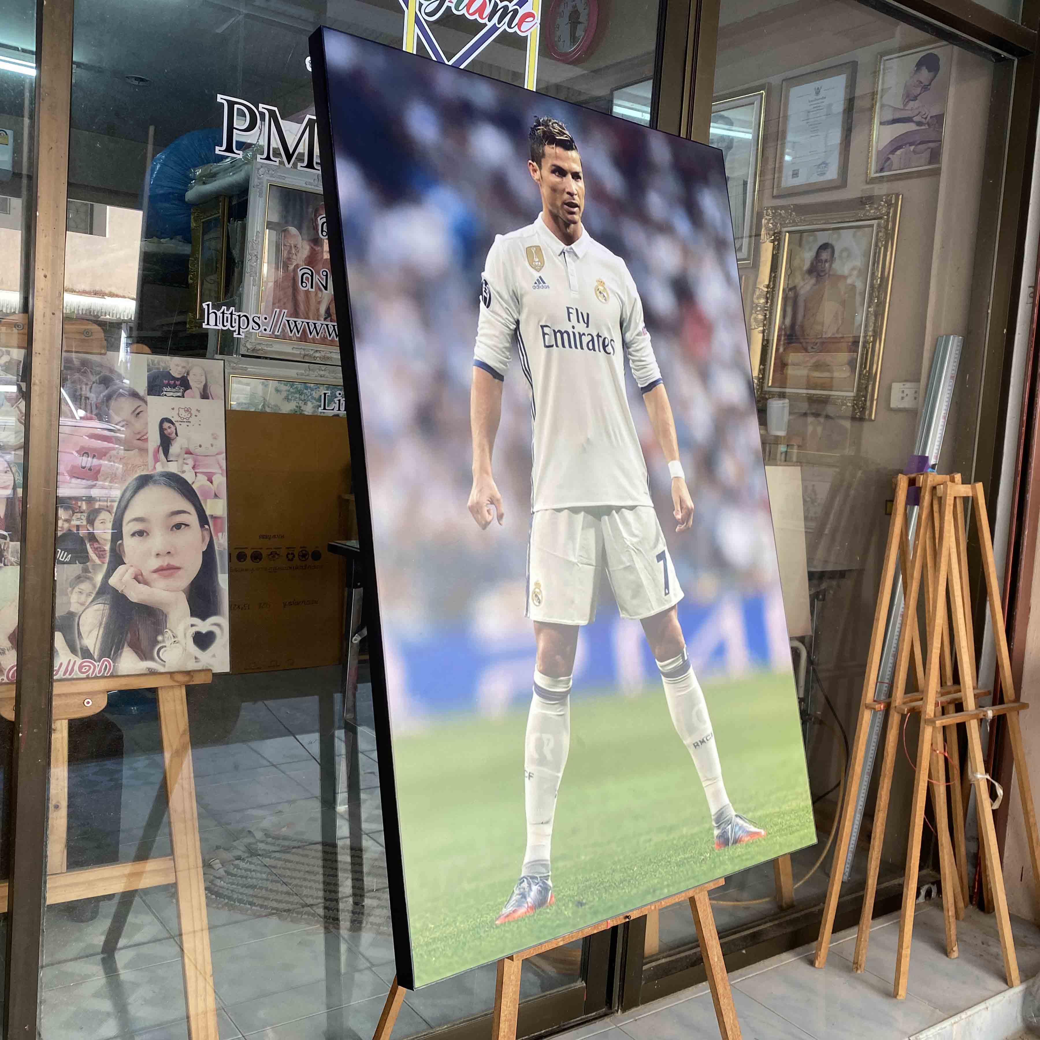 กรอบรูปลอยเคลือบฟิล์มลามิเนต ขนาด30x40นิ้ว