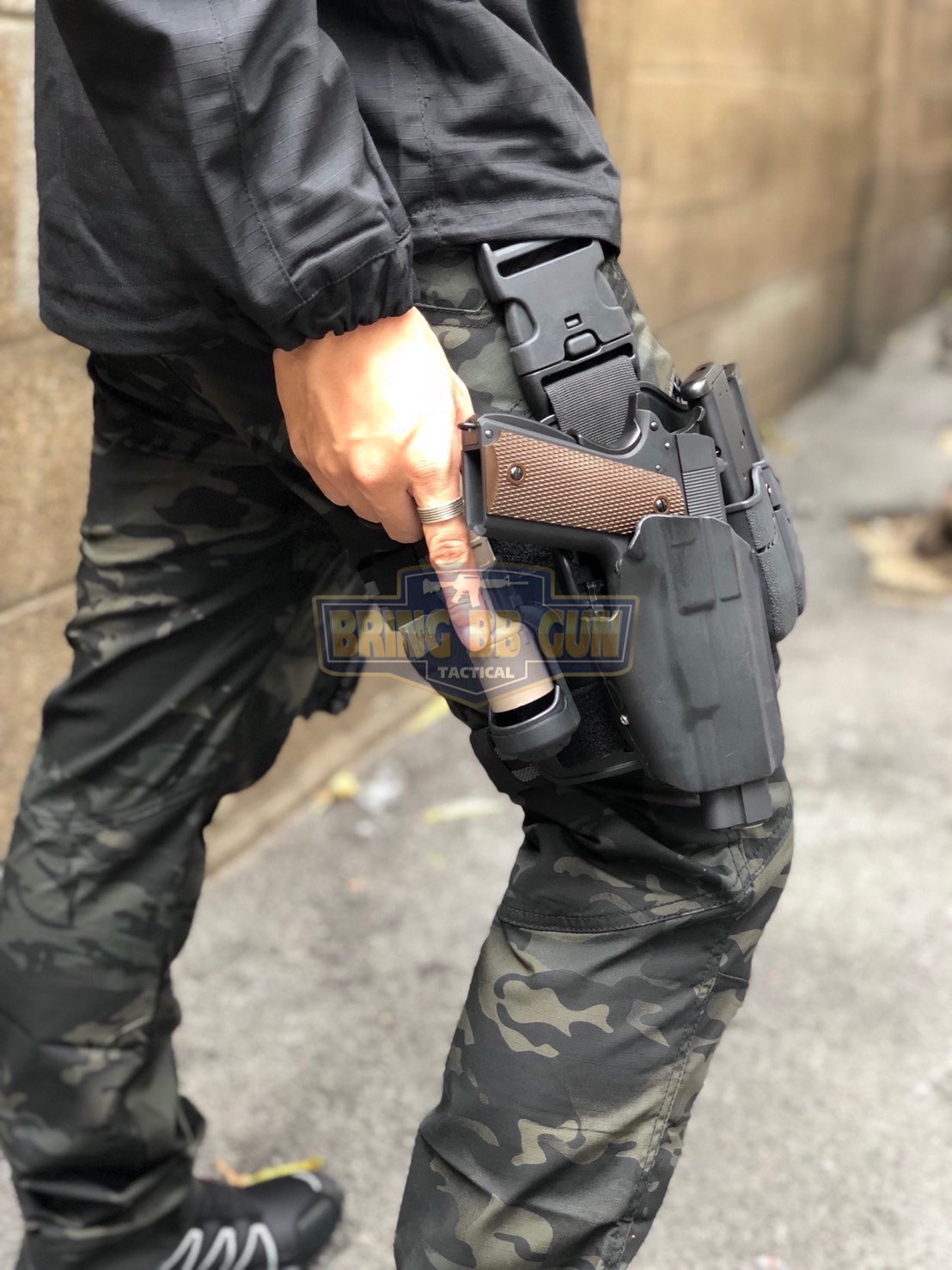 เพลทรัดต้นขา (Drop Leg Platform)