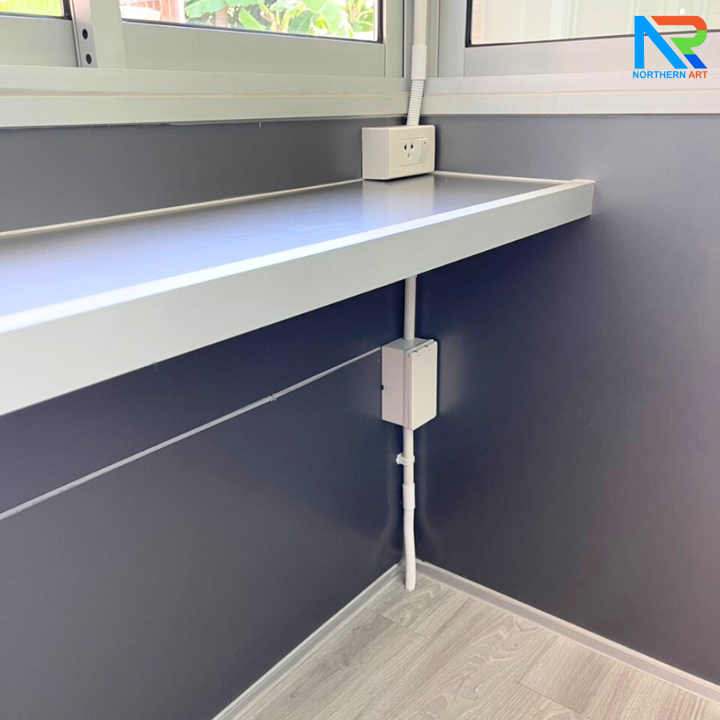 ป้อมยามสำเร็จรูป รุ่น COMPOSITE ขนาด 1.20x1.20 ม.โครงสร้างเหล็ก ผนังคอมโพสิทหนา 4 มม.(เลือกสีได้) ประตู-หน้าต่าง อลูมิเนียมสีเงิน