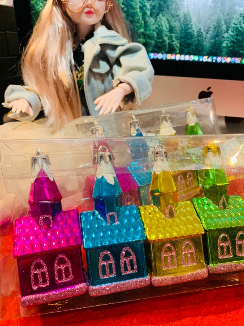 สินค้าแขวน ตกแต่งต้นคริสต์มาสยอดนิยม หลากหลายสีสันให้เลือกซื้อในราคาสุดพิเศษ