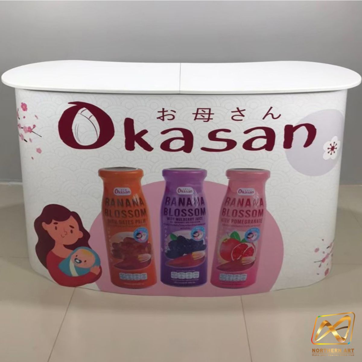 เคาน์เตอร์สำเร็จรูป รุ่นโค้ง TOPสีขาว มีช้นวาง ขนาด (W)133 x (D)39 x (H) 90 cm.โครงอะลูมิเนียม พับเก็บได้ เคลื่อนย้ายสะดวก