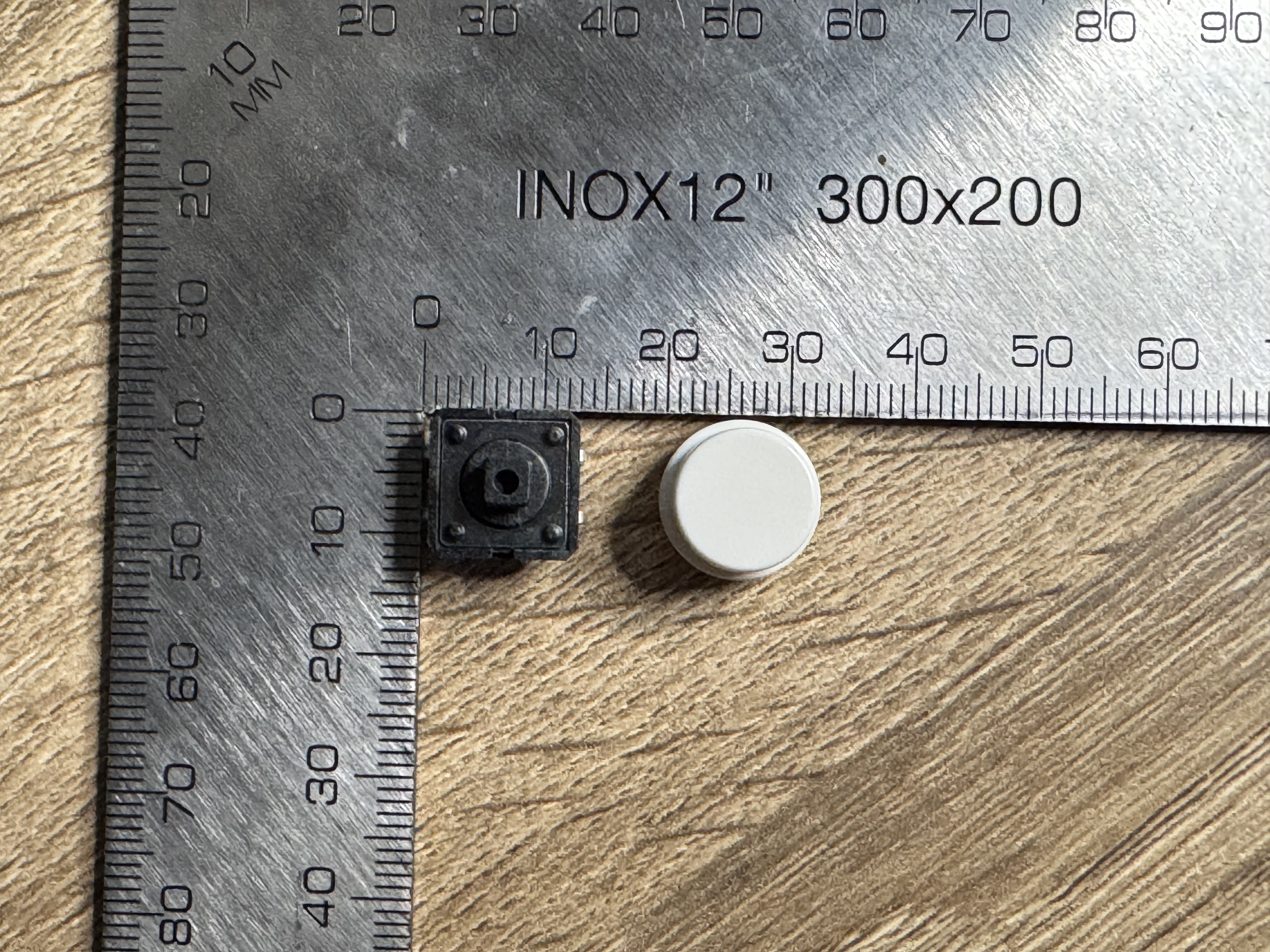 12X12mm Big key module Big button module, switch module with hat, High level output for arduino (ชุดละ 5 ชิ้น)