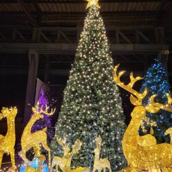 ต้นคริสต์มาสปลอมมาใหม่