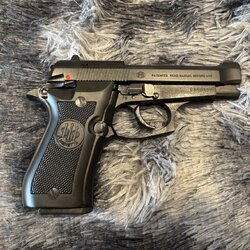 [ปืนฝากขายมือสอง] Beretta 84 cheetah .380 คัดสภาพสวยสุดซอย เกลี่ยวคมกริ้ป นอนกล่องล้วนๆน่ารัก เล็กๆฝ่ามือ **เอกสาร ตัวปืน รับประกันเช่นเดิม**