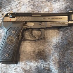 [ปืนฝากขายมือสอง] Beretta M9A1 สภาพดีสวยๆ ดำดุเดิมๆ เจ้าของดูแลดี น้ำมันถึงดูแลถึง **รับประกันเช่นเดิมเอกสารและตัวปืน**