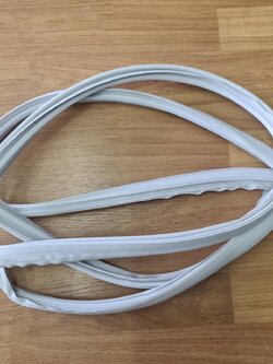 0000616 ขอบยางตู้เย็น (ขอบล่าง) รุ่น GR-M25KPD Toshiba โตชิบ้า ยางขอบประตูตู้เย็น ขอบยางประตู