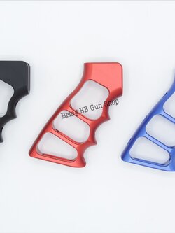 กริ๊ปมือหลัง งานCNC ยี่ห้อ 5KU (กริ๊ปมือแก็ส) น้ำหนัก : 122 กรัม สำหรับปืน : ตระกูล M4/M16,AR15,AR9,Derya MK12