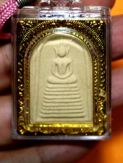 วัดท่าการ้อง ที่ระลึกทำบุญ ในโบสถ์หลวงพ่อยิ้ม