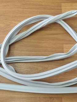 0000076 ขอบยาง ตูู้เย็น รุ่น GR-B157T โตชิบา Toshiba ยางขอบประตูตู้เย็น ขอบยางประตูอบ/ยาง