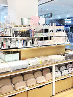 ชั้นวางสินค้า Gift Shop