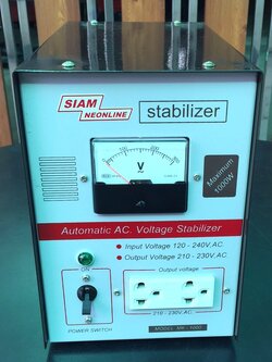หม้อแปลงรักษาระดับไฟ 220 VAC คงที่อัตโนมัติ SIAMNEONLINE MK-1000 5A/1000W
