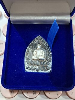 พระเจ้าสัวเนื้อแร่บางไผ่ วัดดอนใหญ่ พระเจ้าสัวดอนใหญ่ หน้ากากเงิน