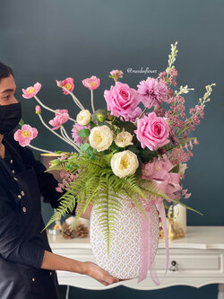 แจกันดอกไม้ประดิษฐ์ แจกันดอกไม้แสดงความยินดี แจกันดอกไม้สำหรับผู้บริหาร แจกันดอกไม้แต่งบ้าน แจกันดอกไม้ปลอม