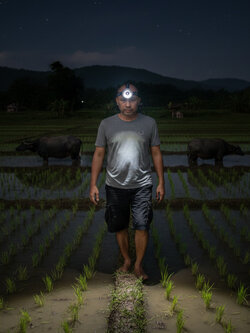 กล้องไฟฉายคาดศีรษะ Full HD: บันทึกทุกกิจกรรมในมุมมองของคุณ!