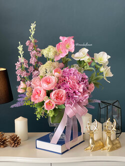 แจกันดอกไม้ประดิษฐ์ทรงสูง แจกันดอกไม้แสดงความยินดี แจกันดอกไม้สำหรับผู้บริหาร แจกันดอกไม้แต่งบ้าน แจกันดอกไม้ปลอมสวยๆ ดอกไม้คัดเกรดพรีเมี่ยมจัดในแจกันแก้วคริสตัลหรูหรา