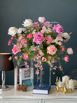 แจกันดอกไม้ประดิษฐ์ทรงสูง แจกันดอกไม้แสดงความยินดี แจกันดอกไม้สำหรับผู้บริหาร แจกันดอกไม้แต่งบ้าน แจกันดอกไม้ปลอมสวยๆ ดอกไม้คัดเกรดพรีเมี่ยมจัดในแจกันแก้วคริสตัลหรูหรา